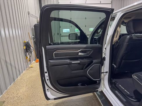 Used 2020 RAM 1500 Laramie AWD/4WD image 19