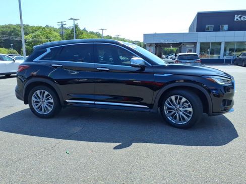 Used 2023 INFINITI QX50 Luxe w/ Accent Package AWD/4WD image 4