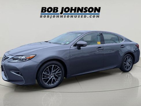 Used 2016 Lexus ES 350 w/ Luxury Package w/Wood Trim FWD image 5