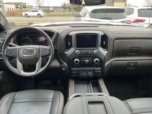 Certified 2022 GMC Sierra 1500 Denali w/ Denali Premium Package image 9