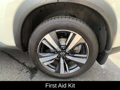 Certified 2021 Nissan Rogue SL w/ Premium Package AWD/4WD image 38