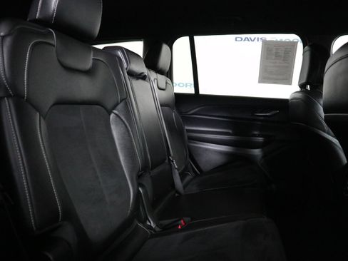 Used 2024 Jeep Grand Cherokee L Laredo image 22