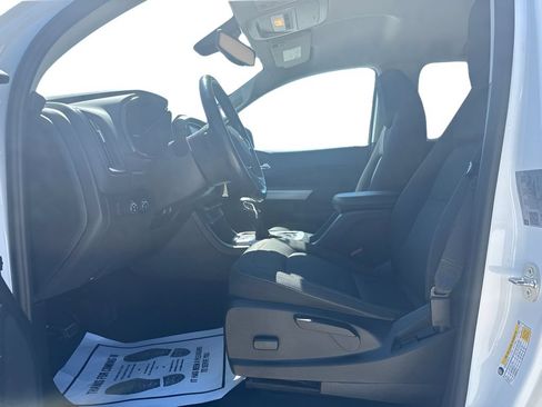 Used 2022 Chevrolet Colorado LT w/ LT Convenience Package AWD/4WD image 9