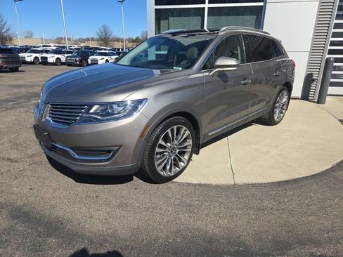 Used 2017 Lincoln MKX Reserve w/ Lincoln MKX Climate Package image 9