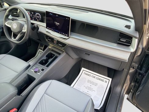 New 2026 Volkswagen Tiguan SE R-Line FWD image 14