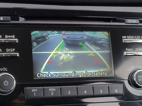 Used 2016 Nissan Rogue S image 29