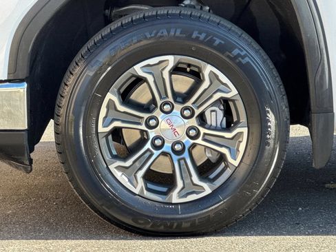 Certified 2025 GMC Sierra 1500 SLT RWD image 26