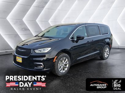 New 2026 Chrysler Pacifica Select