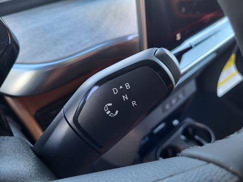 New 2025 Volkswagen ID. Buzz Pro S image 15