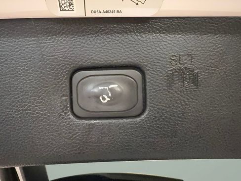 Used 2018 Ford Edge SEL w/ Equipment Group 201A image 15