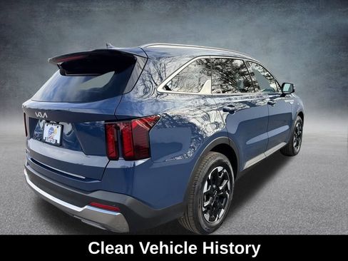 Used 2025 Kia Sorento S w/ Panoramic Sunroof Package image 6
