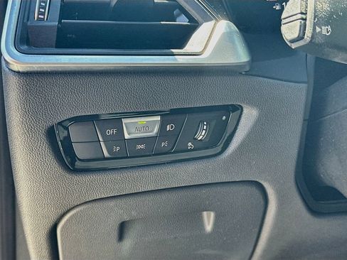 Used 2022 BMW 230i Coupe w/ Premium Package 2 RWD image 10