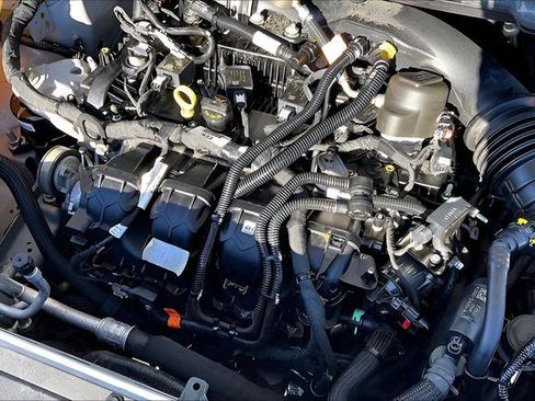 Used 2024 Ford Edge Titanium image 27