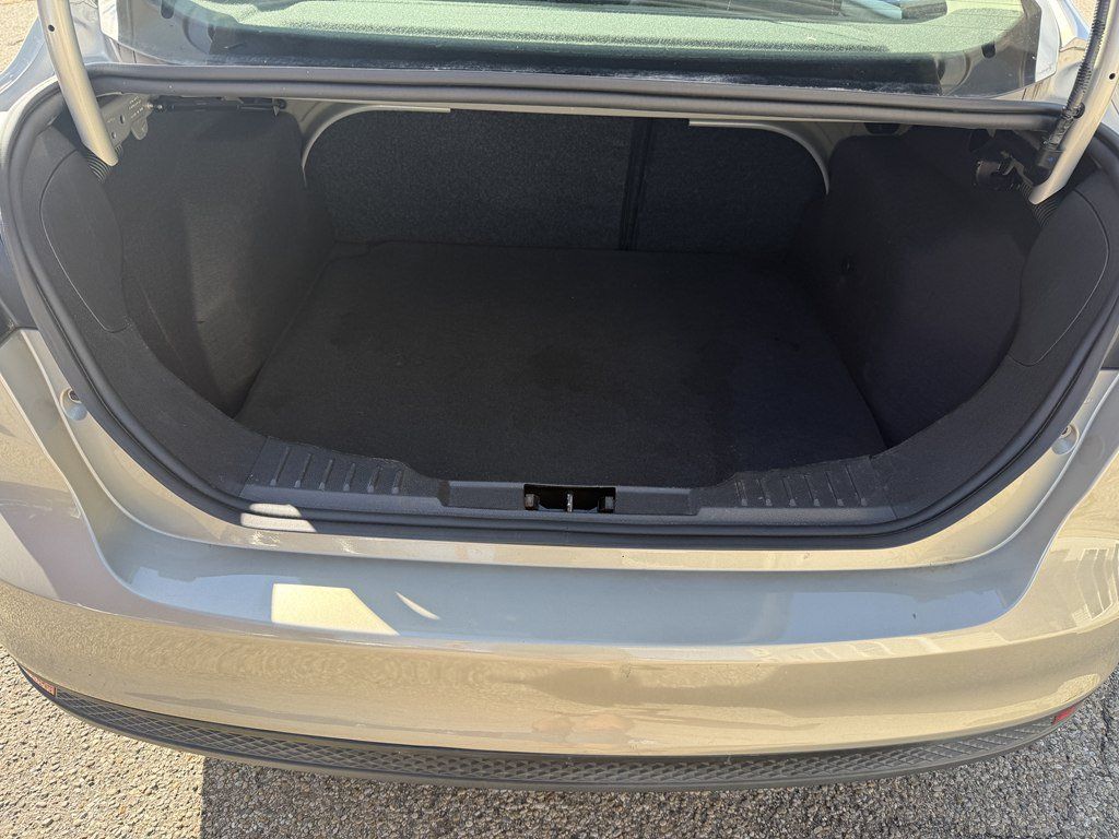 Used 2016 Ford Focus SE FWD image 16