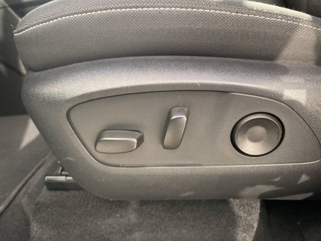 Used 2025 Chevrolet Traverse LT w/ Sun and Wheel Package AWD/4WD image 12