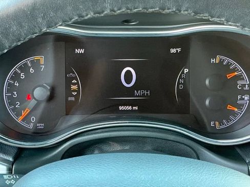 Used 2021 Jeep Grand Cherokee Laredo X AWD/4WD image 31
