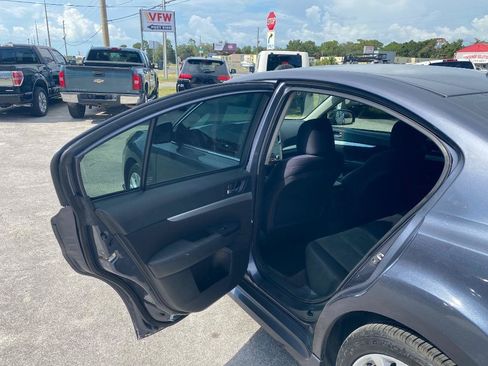 Used 2014 Subaru Legacy 2.5i Premium AWD/4WD image 15