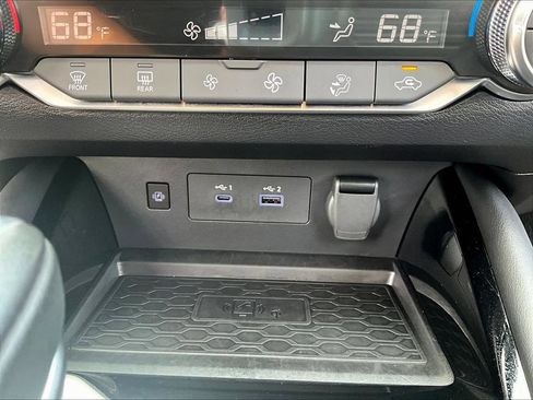 Used 2025 Nissan Altima 2.5 SR w/ SR Premium Package FWD image 17