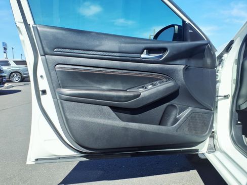 Used 2019 Nissan Altima 2.5 SR w/ SR Premium Package image 20