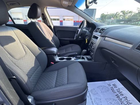 Used 2010 Ford Fusion SE FWD image 12