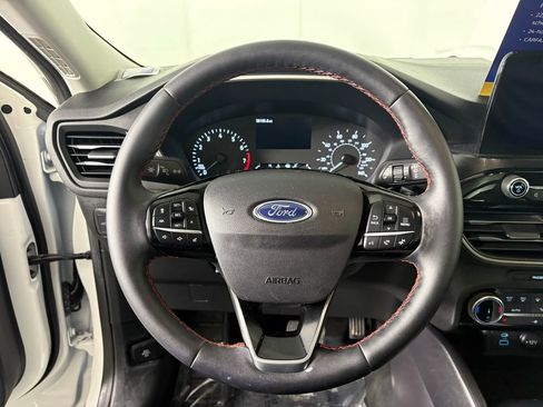 Certified 2022 Ford Escape SEL w/ SEL Stealth AWD Package image 16