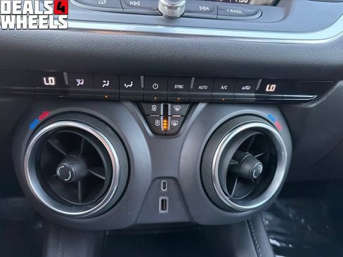 Used 2021 Chevrolet Blazer LT FWD image 20