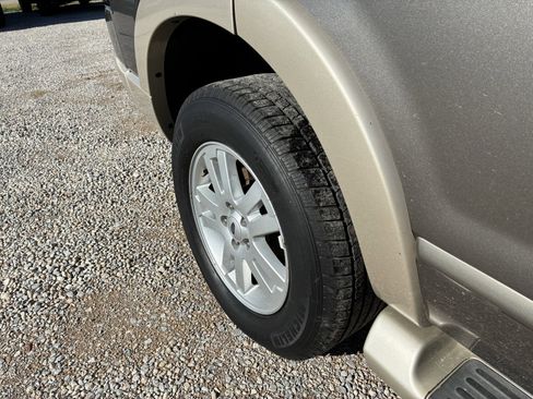 Used 2006 Ford Explorer Eddie Bauer image 9