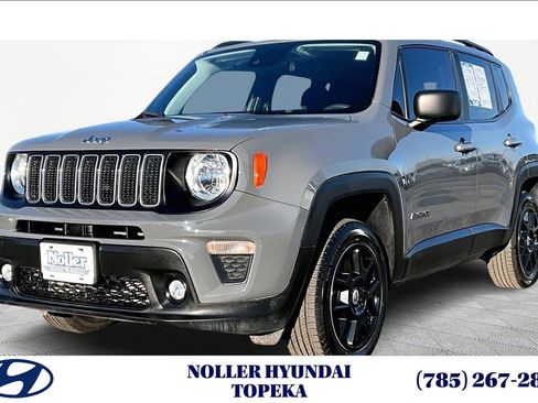 Used 2022 Jeep Renegade Latitude image 1