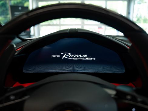 Used 2024 Ferrari Roma Spider image 37
