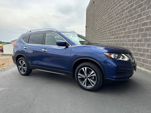 Used 2019 Nissan Rogue SV w/ Premium Package AWD/4WD image 1