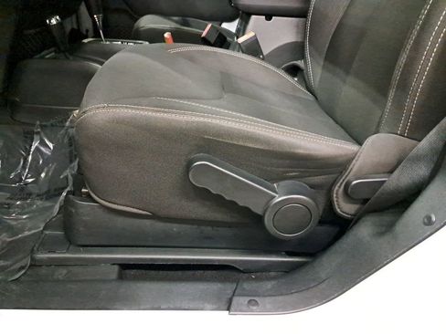 Used 2018 Jeep Wrangler Rubicon w/ Power Convenience Group image 24