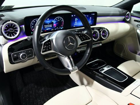 Certified 2025 Mercedes-Benz CLA 250 4MATIC image 5