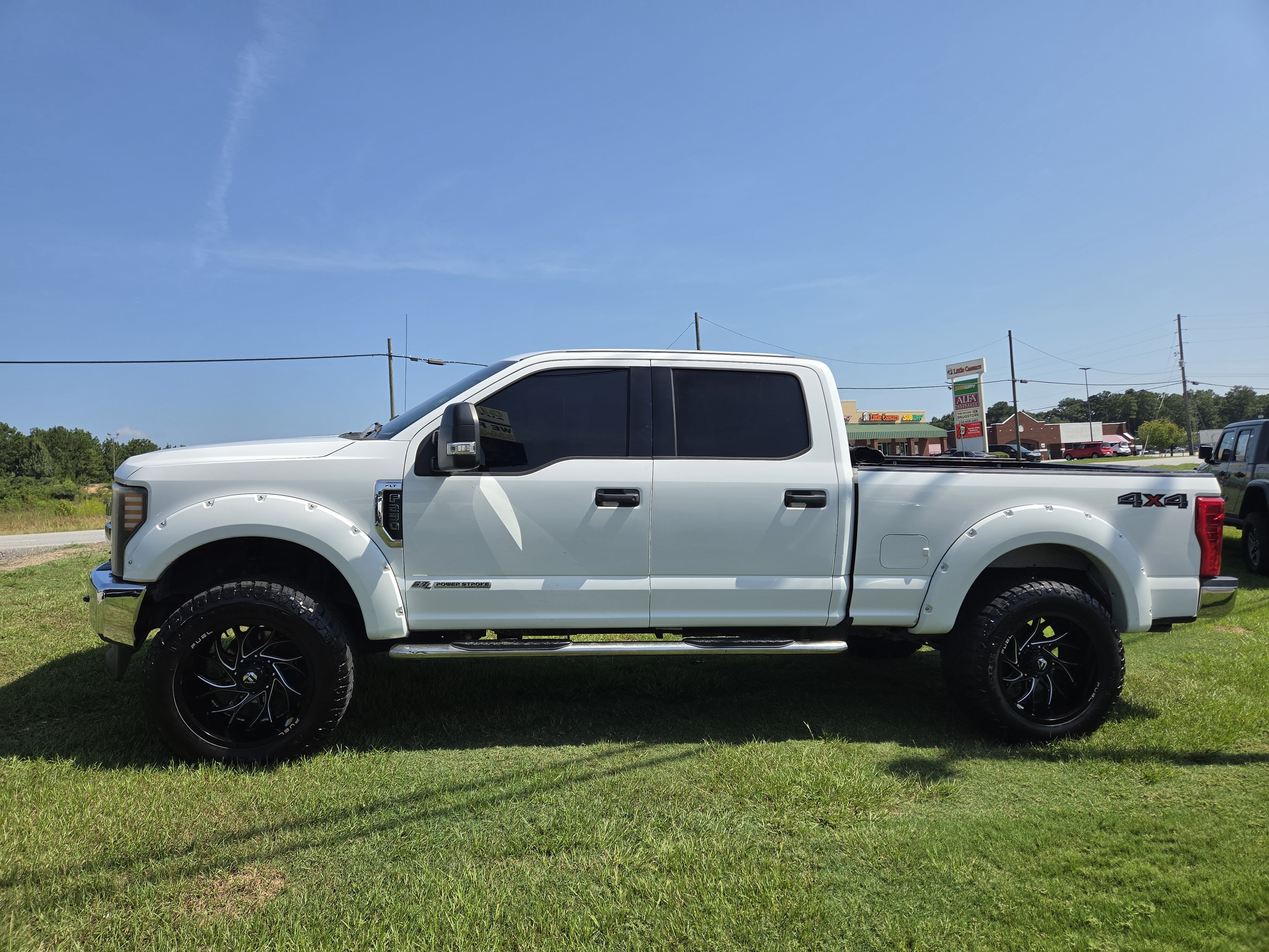 Used 2017 Ford F250 XLT AWD/4WD image 8