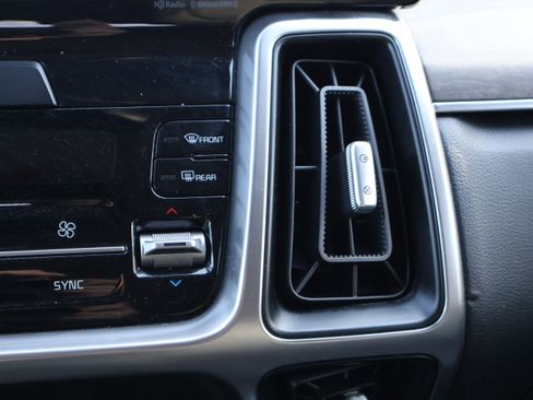 Used 2023 Kia Sorento X-Line EX image 32