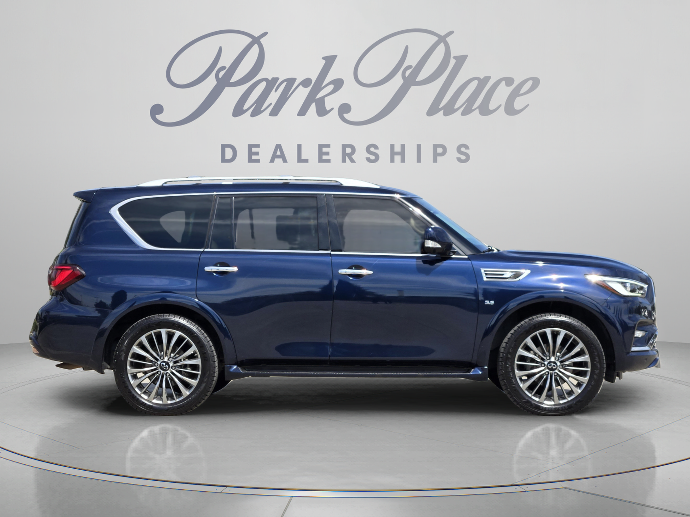 Used 2018 INFINITI QX80 4WD w/ Driver Assistance Package image 6