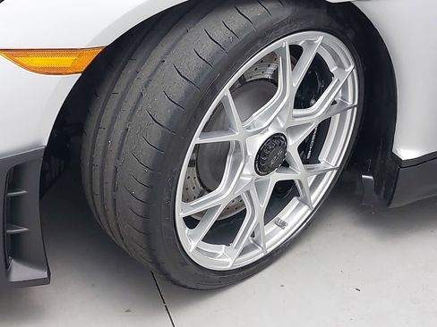 Certified 2025 Porsche 718 Cayman GT4 RS RWD image 28