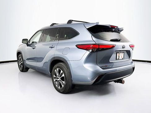 Used 2021 Toyota Highlander XLE image 7