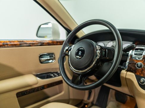 Used 2013 Rolls-Royce Ghost image 67