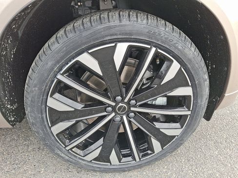 New 2026 Volvo XC60 T8 Ultra w/ Protection Package Premier image 5