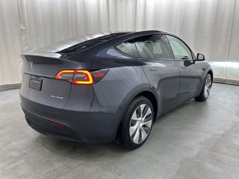 Used 2023 Tesla Model Y Long Range AWD/4WD image 6