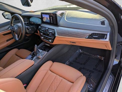 Used 2023 BMW 530i w/ Convenience Package image 21