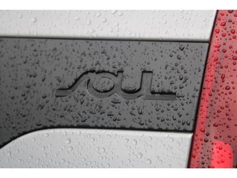 Used 2022 Kia Soul LX image 35