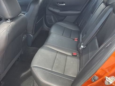 Used 2025 Nissan Sentra SR w/ SR Premium Package FWD image 11