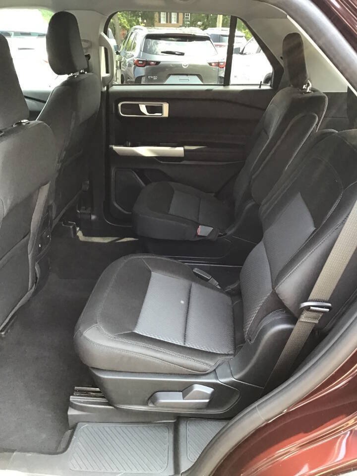 Used 2023 Ford Explorer XLT AWD/4WD image 8