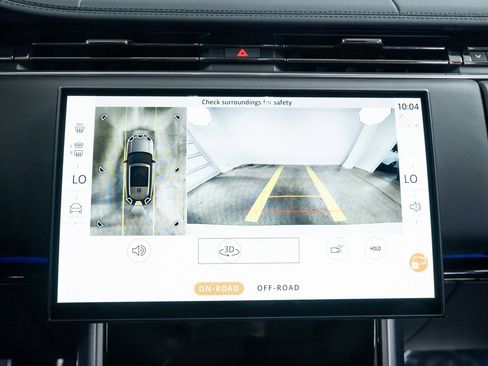 Used 2025 Land Rover Range Rover SE image 13