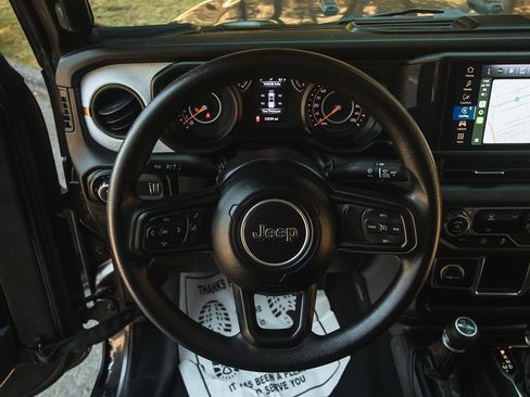 Used 2024 Jeep Gladiator Sport image 31