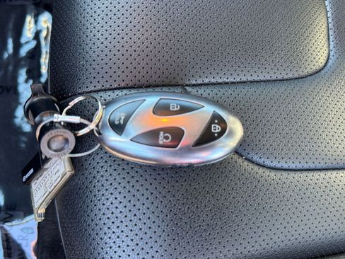 Used 2025 Hyundai Elantra Limited image 22