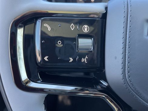 New 2025 Land Rover Range Rover Velar S image 16