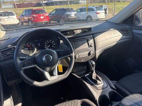 Used 2019 Nissan Rogue S AWD/4WD image 12