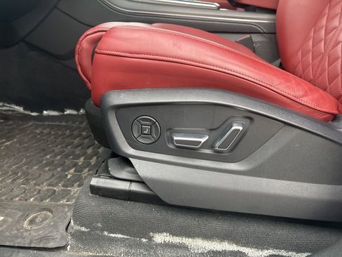 Used 2025 Audi SQ7 Prestige image 11